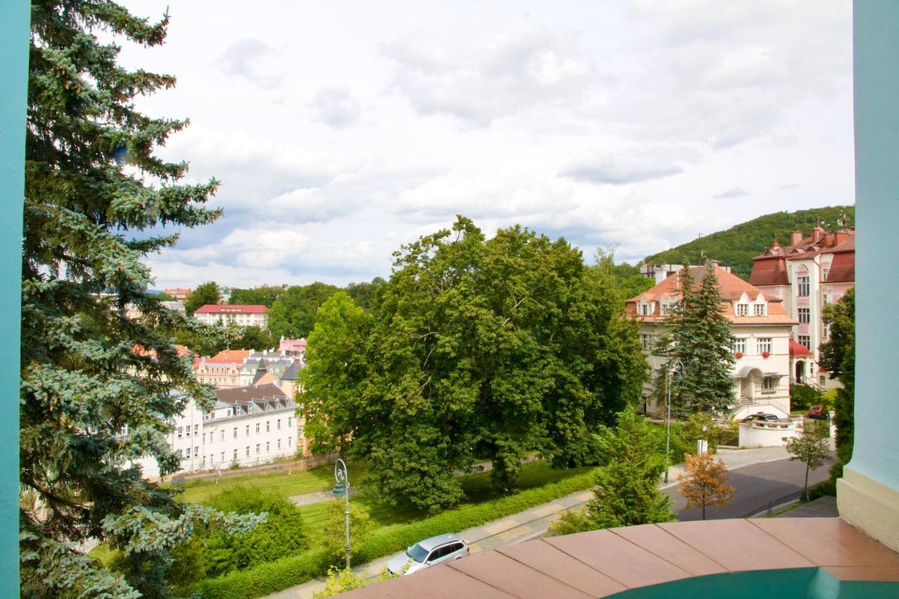 Ubytovani 1204 Na Ulici Krale Jiriho Apartment Karlovy Vary Exterior photo